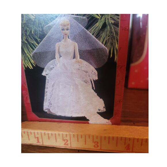 1997 Barbie Wedding Day Keepsake Ornament 4th in the Collectors Series - Picture 4 of 6